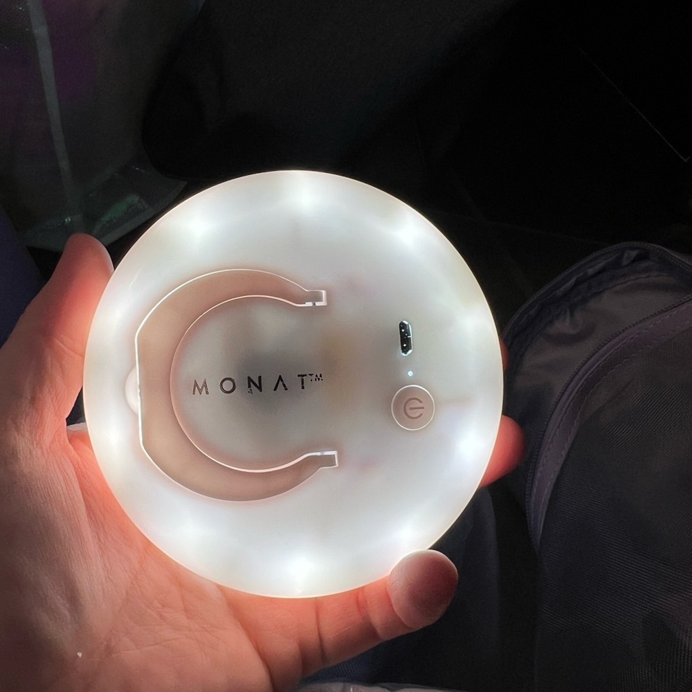 Monat Light & Phone Light